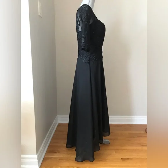 Novia Dress - Picture 4 of 7